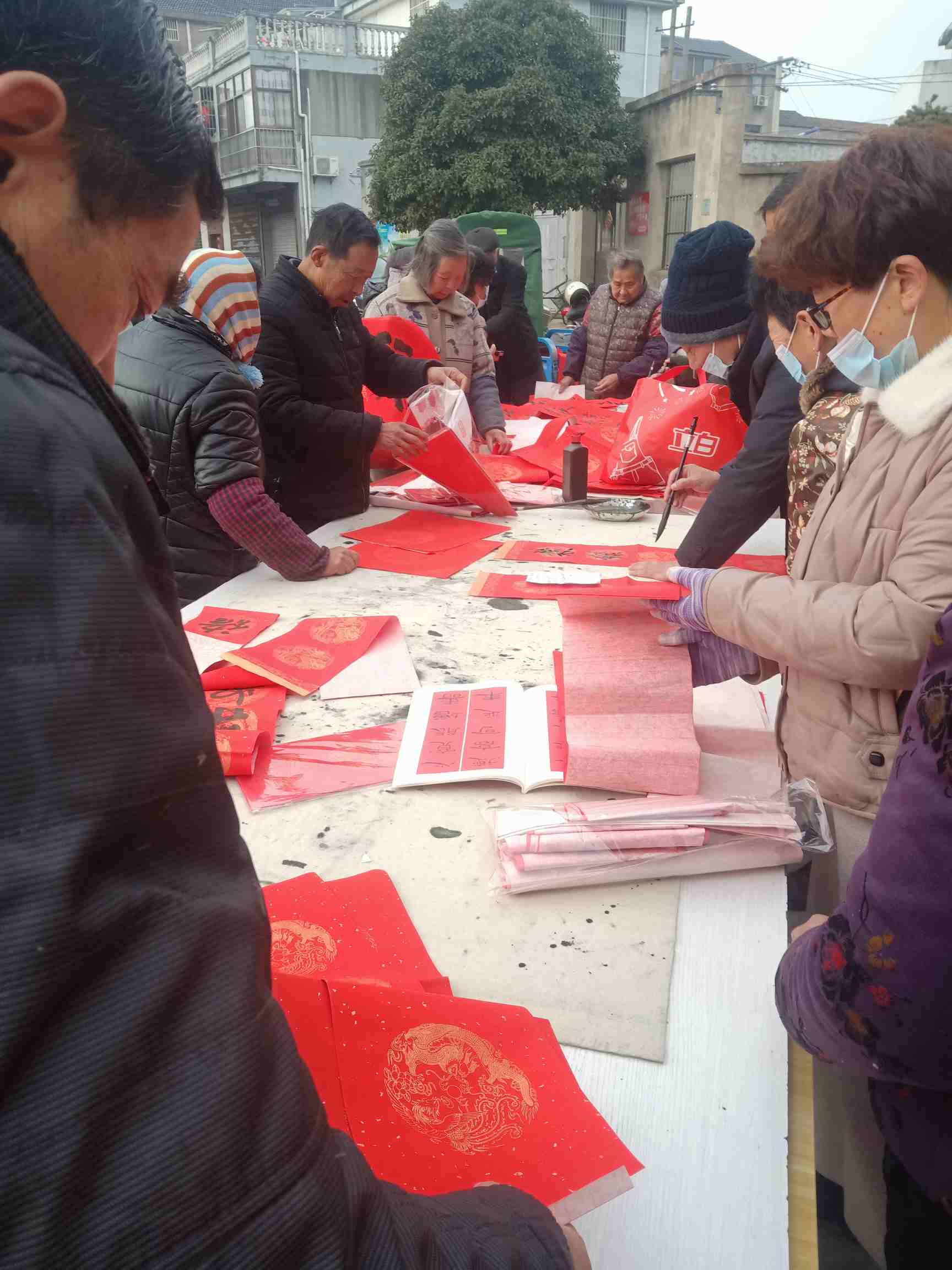 2021年冷遹纪念馆送春联活动